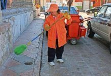 Artículo / Trabajadores de limpia, desprotegidos