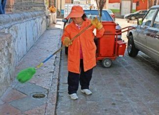 Artículo / Trabajadores de limpia, desprotegidos