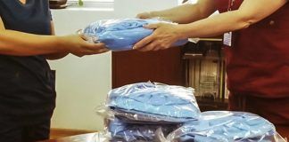 UNAM entregó al IMSS kits para combatir COVID-19