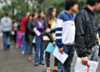 Palabras Más / Jóvenes pobres y sin empleo