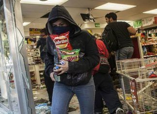 Claudia Sheinbaum, rebasada por grupos vandálicos