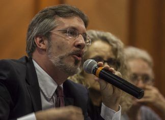 Palabras Más / El ideólogo desesperado
