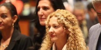 Mara Gómez renuncia al CEAV
