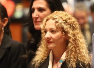 Mara Gómez renuncia al CEAV