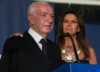 Se Comenta Solo Con… / Aarón Padilla