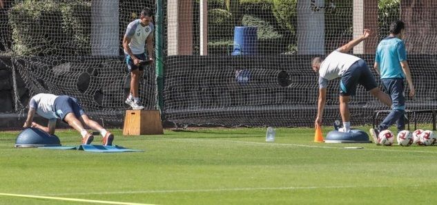 jugadores-del-cruz-azul-en-entrenamiento
