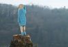 Incendian estatua de Melania Trump en Eslovenia