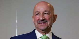 Se Comenta Solo Con / El Fiscal Coello