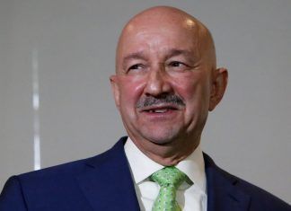 Se Comenta Solo Con / El Fiscal Coello