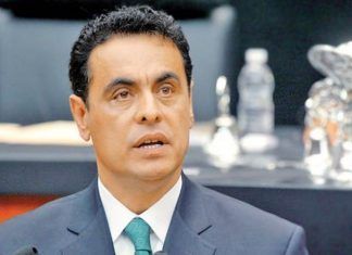 Michoacán / Mujeres cenecistas exigen democracia