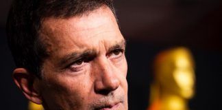 Antonio Banderas, dio positivo a COVID-19