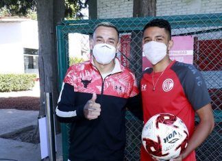 Toluca premia a balonero por rápida reacción