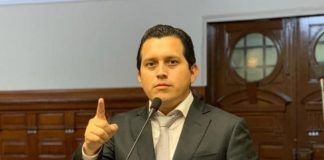 Coordenadas Políticas / Inamovible Luna Morales en la CNC