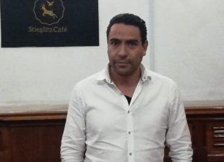 Joven industrial apoya a su comunidad