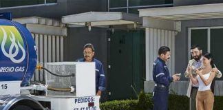 Va Regio Gas contra la crisis; le rebaja hasta un peso al litro del carburante
