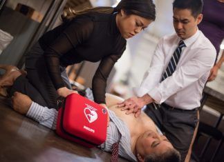 Sin ley, 31 estados para dar auxilio veloz en paros cardíacos: Philips