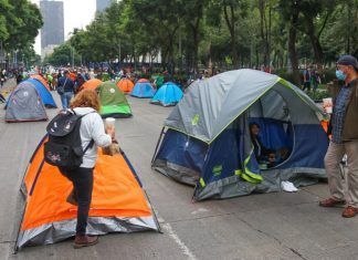 FRENAAA llegó al Zócalo de la CDMX