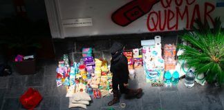 Manifestantes en la CNDH, recibieron víveres