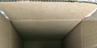 Compró un Iphone por internet y le llegó un Boing