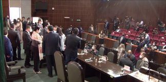 Arturo Herrera entregó Paquete Económico 2021