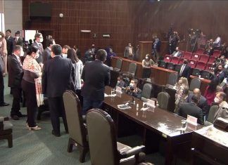 Arturo Herrera entregó Paquete Económico 2021