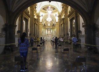 COVID-19 ha cobrado la vida de 77 sacerdotes en México