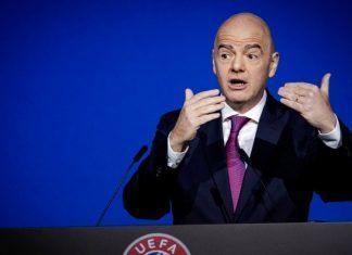 Se Comenta Solo Con / Messi Bufon de Infantino