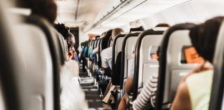 Durante vuelo, muere mujer por COVID-19