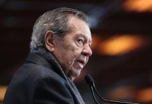 Se Comenta Solo Con / Dos penosos finales