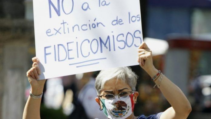 senado-aprueba-comisiones-fideicomisos-planton-cdmx
