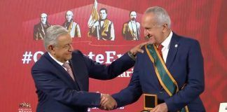 Jesús Seade recibe Medalla Miguel Hidalgo