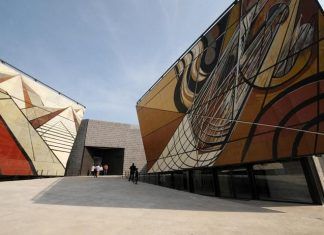 Subastan estudios de Siqueiros que realizó para el Polyforum