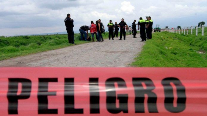 movilizacion-policial-por-hallazgo-de-camioneta-con-los-cadaveres-de-cuatro-hombres-en-el-interior