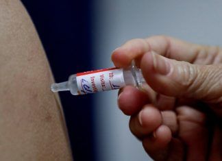 Inmunidad de vacuna contra COVID-19 podría decaer