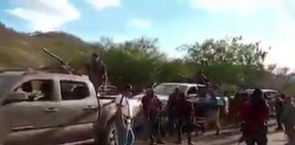 Michoacán / Reportan desplazamiento de civiles armados