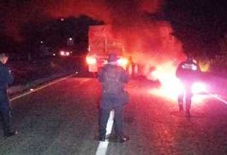 Michoacán / Bloquean carretera Apatzingán-Aguililla