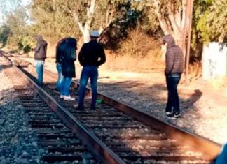 Michoacán / Normalistas vuelven a bloquear vías del tren
