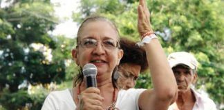 Se Comenta Solo Con… / Felipa y palenque