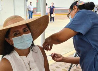 Guerrero / Regidora de Acapulco se vacuna contra COVID-19