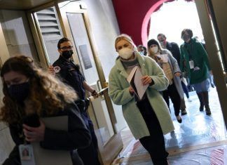 Cierran Capitolio por amenaza de seguridad externa