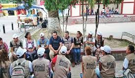 Sin Punto y Coma / Los Siervos de la Nación