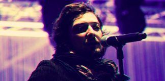 Regresan cuenta de Twitter a León Larregui
