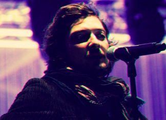 Regresan cuenta de Twitter a León Larregui