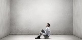 Malas Palabras / Adaptarse, enloquecer o morir ¿Qué eliges?