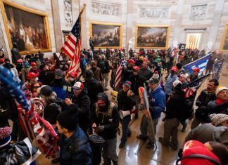 Exigen destitución de Trump