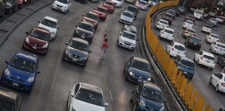 Pandemia provocó reducción de congestión mundial de tráfico