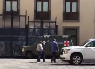 AMLO utiliza cubrebocas en Palacio Nacional