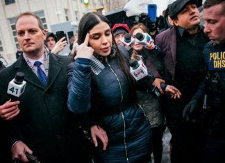 Emma Coronel comparece ante tribunal de EU