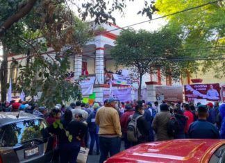 Militantes veracruzanos de Morena protestan por imposición de candidatos