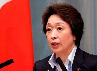 Nombrar a exdeportista japonesa presidenta de JO